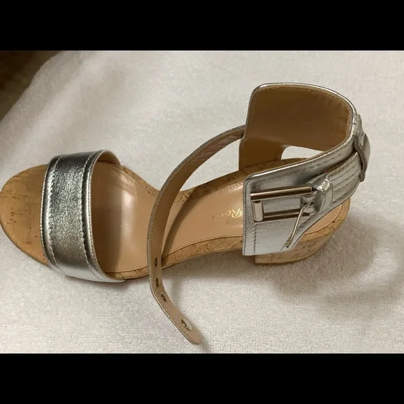 Gianvito Rossi Nappa Silk Silver Heels, size 8, worn a few times - Picture 7 of 9